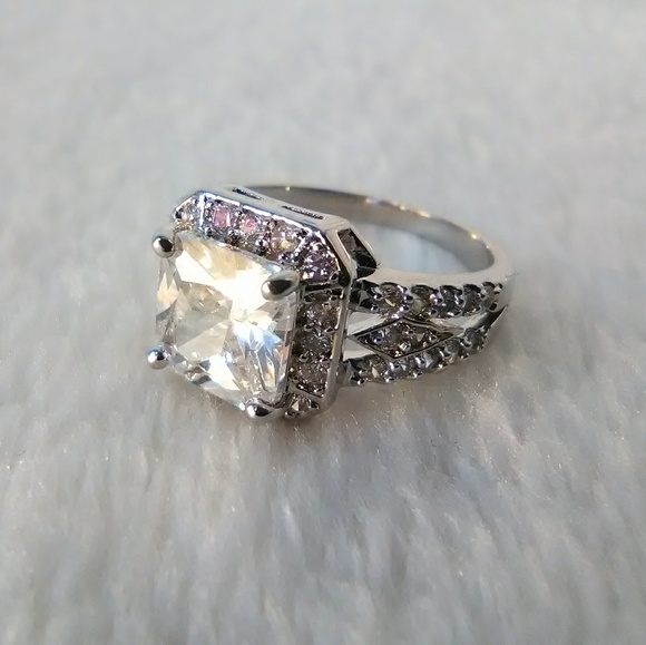 Size 7 sim diamond wedding engagement ring - Picture 5 of 6